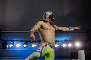 Demonio Infernal se lleva el cinturón peso pesado de Lucha libre Elite en el parque urbano Aztlán 4 MG 9601