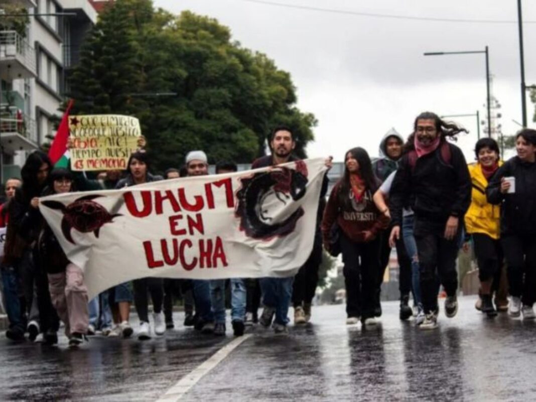 UACM Marcha 43 Ayotzinapa