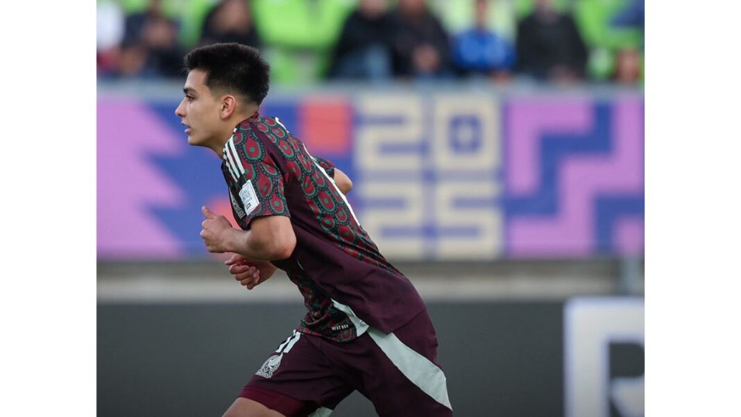 Sub-20:La segunda imagen superpone un gráfico que celebra su logro: 